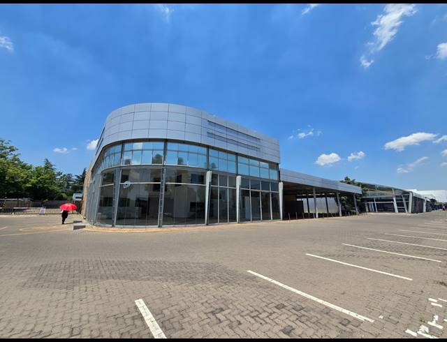 2,227M² SHOWROOM TO LET IN BRUMA